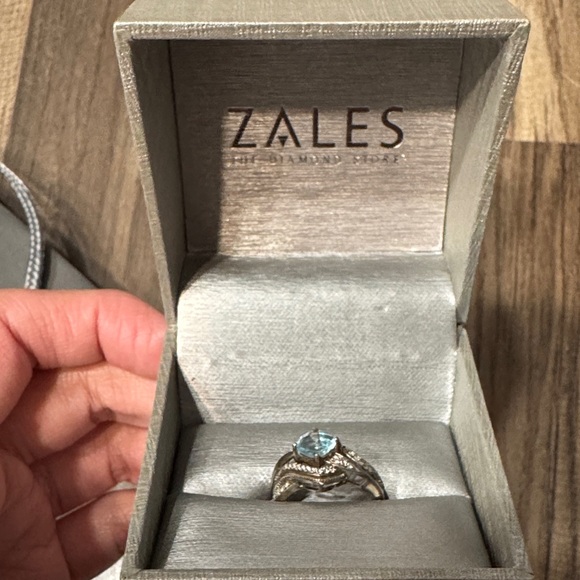 Zales Silver and Blue Diamond Ring - Picture 3 of 3